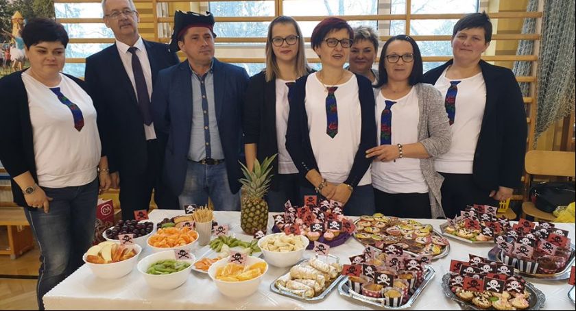 Bal karnawałowy w stylu pirackim 