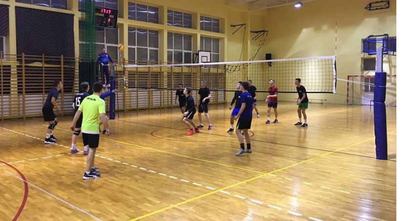 Zanim zawieszono rozgrywki, zagrali w siatkówkę - Amatorska Liga Piłki Siatkowej Szówsko 2020