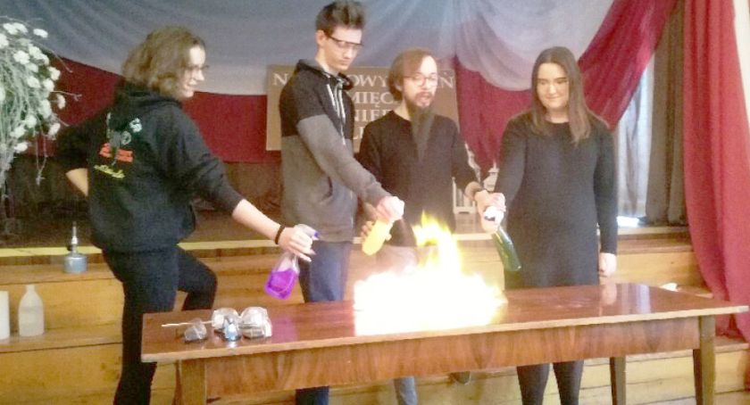  Wszystkie barwy ognia - eksperymenty w „Koperniku” 