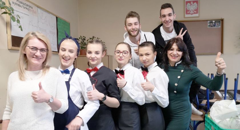 Dwa puchary uczennic ZSSChiO - rolada jarosławianki zachwyciła jurorów 