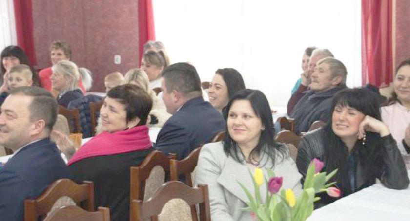 GMINA ROŹWIENICA:  Pamiętali o święcie pań 