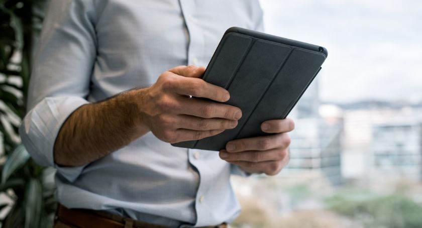 Etui na tablet – zbędny wydatek czy absolutna konieczność?