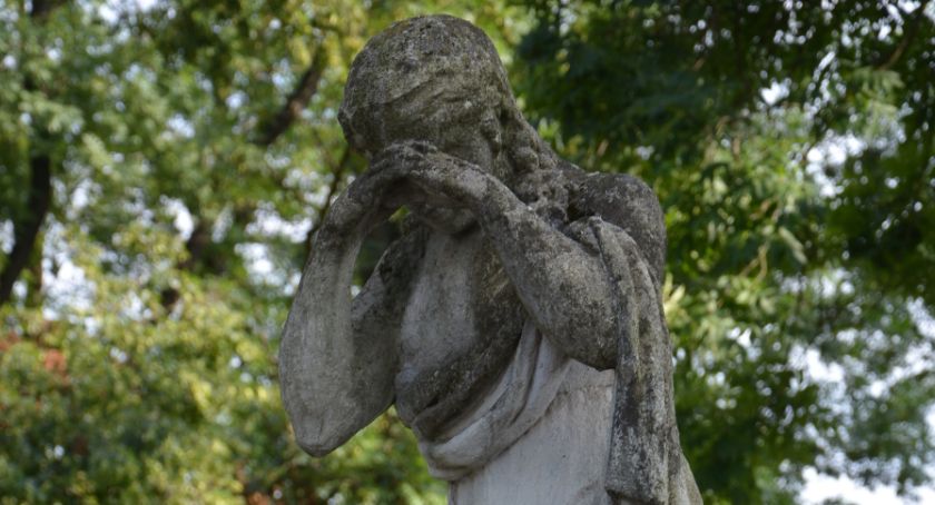 Ograniczenia na jarosławskich cmentarzach 