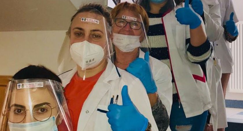 Drukują przyłbice dla szpitala, placówek medycznych, aptek, sklepów. Trwa zbiórka na drukarki i materiały 