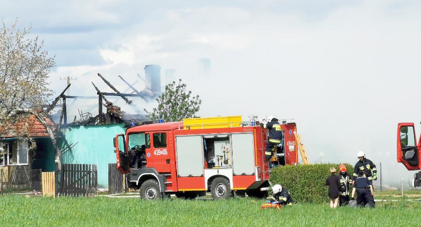 Osiem jednostek straży gasiło pożar w Zaleskiej Woli 