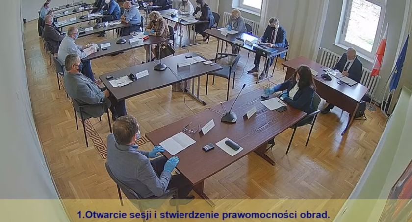 O przedsiębiorcach, COVID-19, szkole rolniczej i Faceboooku. Nadzwyczajna sesja Rady Miasta Radymna    