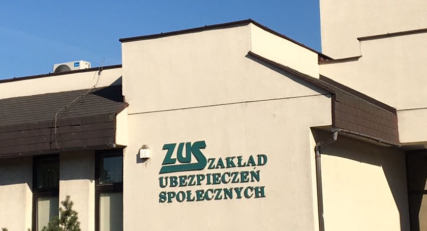 W ciągu dwóch dni placówki ZUS na Podkarpaciu odwiedziło prawie 5 tys. osób