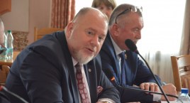 Burmistrz ma prywatną radę miasta?  O rozmowach w klubie Pana Burmistrza Waldemara Palucha 