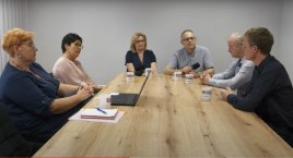 Dłużej niż 2 minuty: Czy rada to dziś tylko maszynka do głosowania? Kto się jeszcze liczy z głosem radnego?