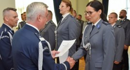 Awanse i odznaczenia z okazji Święta Policji w Jaros&hellip;