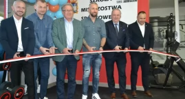 Jakub Wawrzyniak był gościem Dnia Otwartego w SMS Jarosław. W szkole otwarto nową siłownię