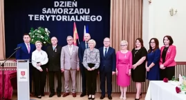 Złote i srebrne medale za długoletnią służbę dla pracowników Urzędu Gminy w Wiązownicy