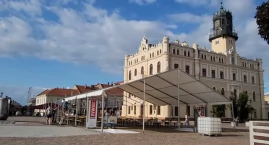 Na Rynku w Jarosławiu trwają przygotowania do zakońc…