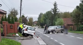 Zderzenie dwóch samochodów osobowych w Szówsku. Drog…