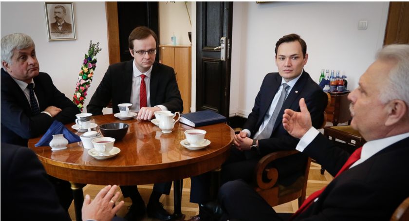 Szpital w Łomży zacznie przyjmować pacjentów? Dariusz Piontkowski: 