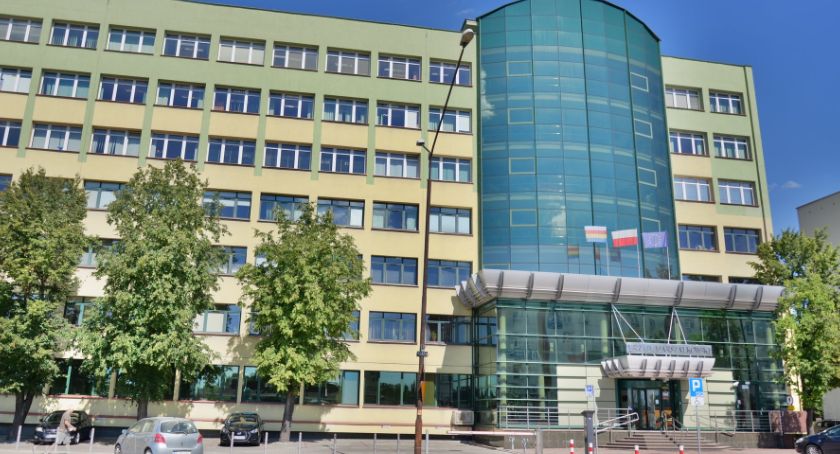 Od jutra urzędy nieczynne. Pracownik Urzędu Marszałkowskiego zarażony koronawirusem