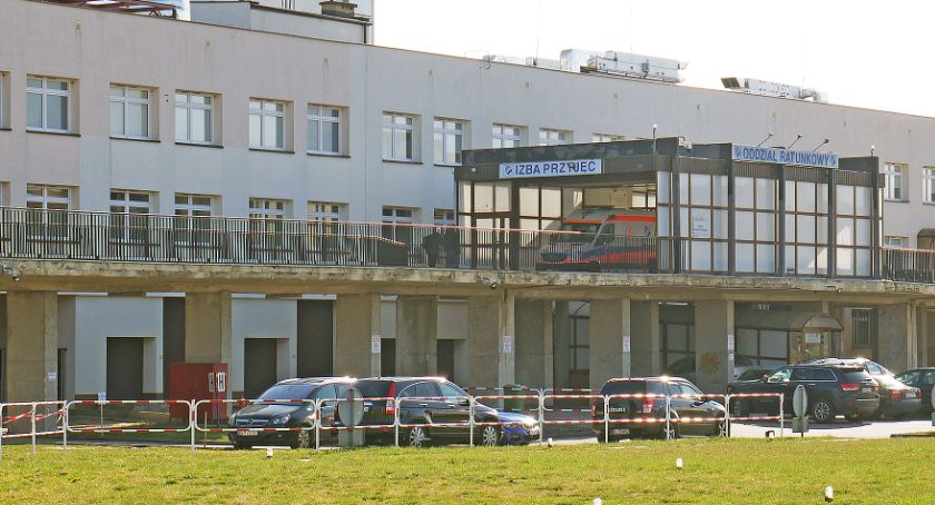 Więcej mobilnych punktów pobrań. Wymazy dla osób w kwarantannie również w Łomży i Kolnie