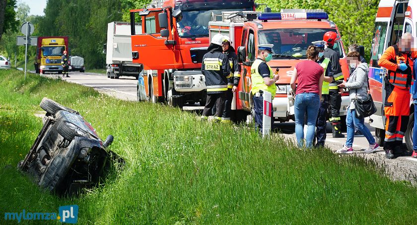 Elżbiecin: Nieudane wyprzedzanie na DK64. Doszło do zderzenia dwóch pojazdów [FOTO]