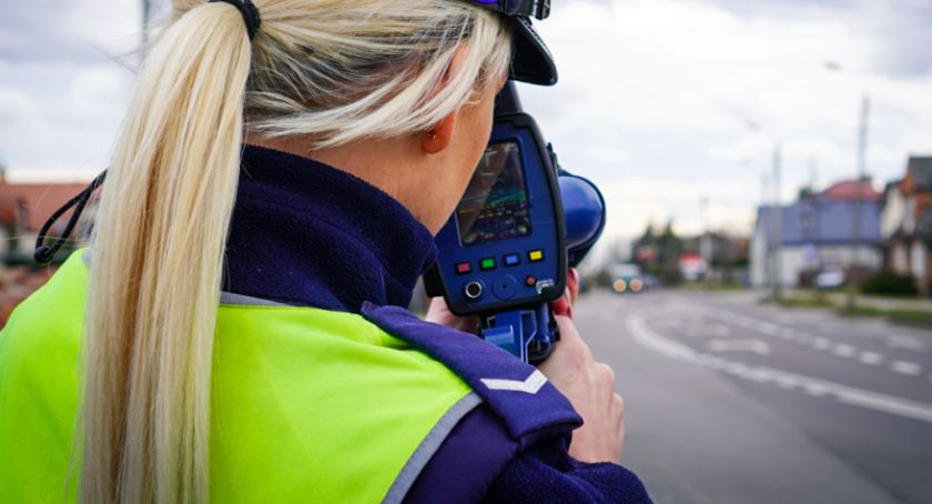 Policjanci łapali piratów drogowych
