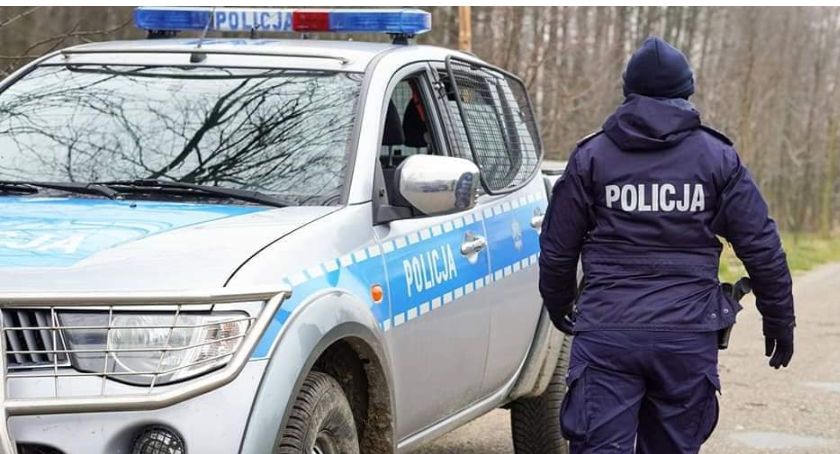 Policjanci szukali 79-latki. Zdezorientowaną kobietę odnaleźli w rejonie Łomżyczki
