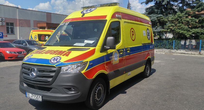 Trzy nowe ambulanse w łomżyńskim pogotowiu