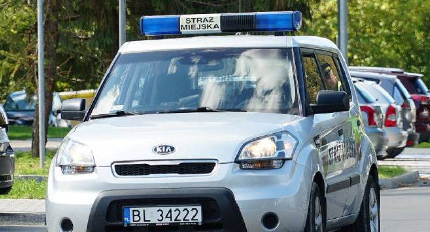 Strażnicy miejscy wracają do realizacji swoich zadań
