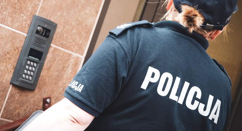 Dzielnicowa zatrzymała 25-letniego poszukiwanego