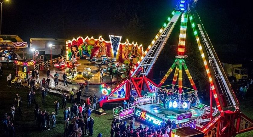 Jeszcze tylko kilka dni wesołe miasteczko będzie w Łomży [FOTO]