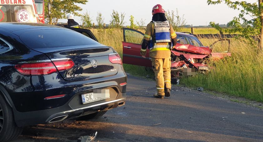Groźna czołówka pod Nowogrodem. 6 osób w szpitalu [FOTO]