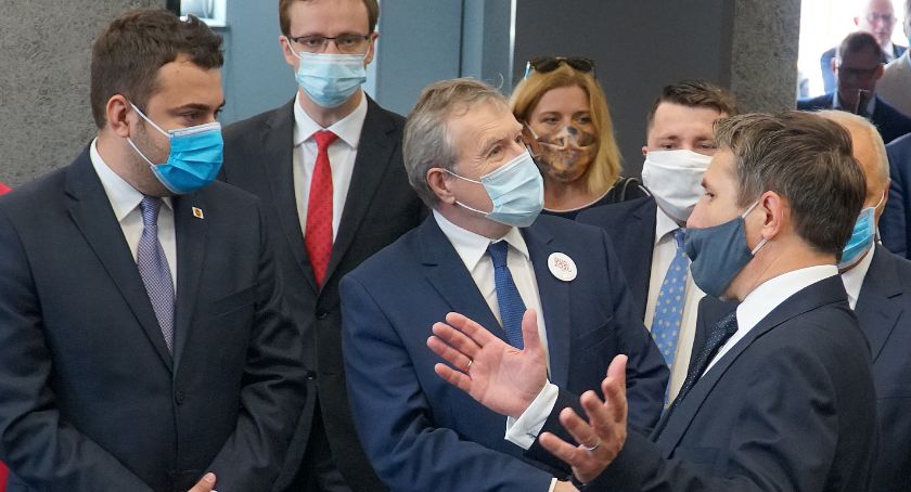 Wicepremier Gliński z wizytą w nowoczesnej Hali Kultury [FOTO]