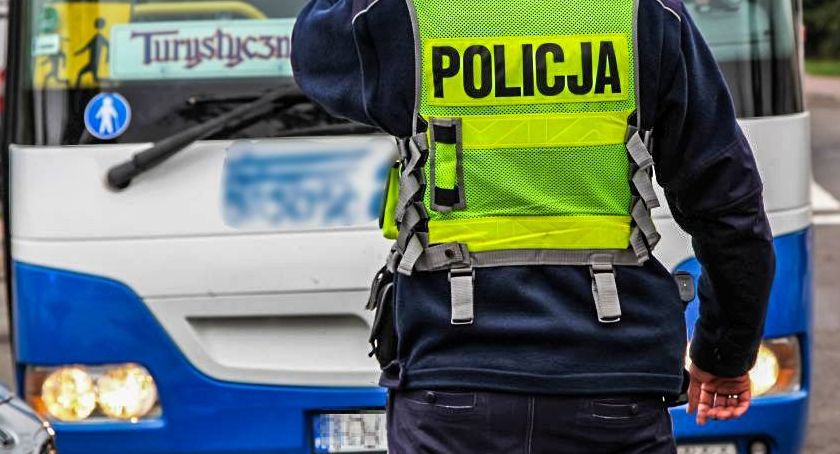 Był pod wpływem alkoholu i kierował autobusem