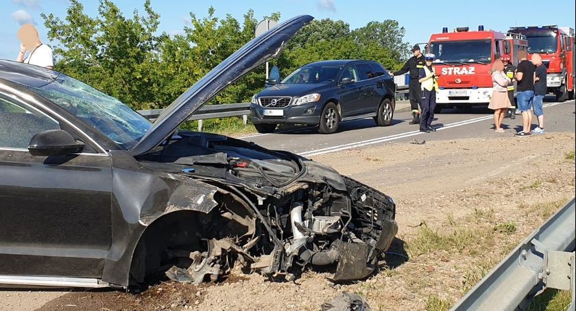 Zderzenie na moście w Wiźnie. Droga całkowicie zablokowana [FOTO]