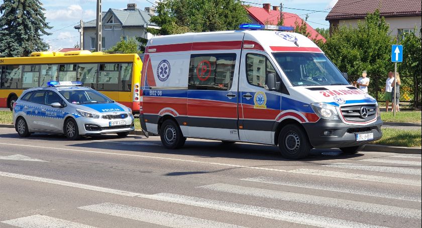 Potrącenie na Szosie Zambrowskiej. Pieszy został zabrany do szpitala