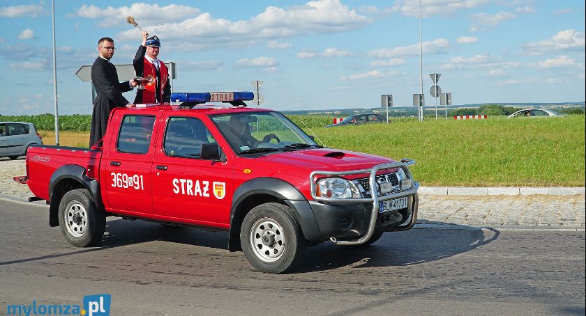 Nowy kapelan strażaków poświęcił wozy i obwodnicę [FOTO]