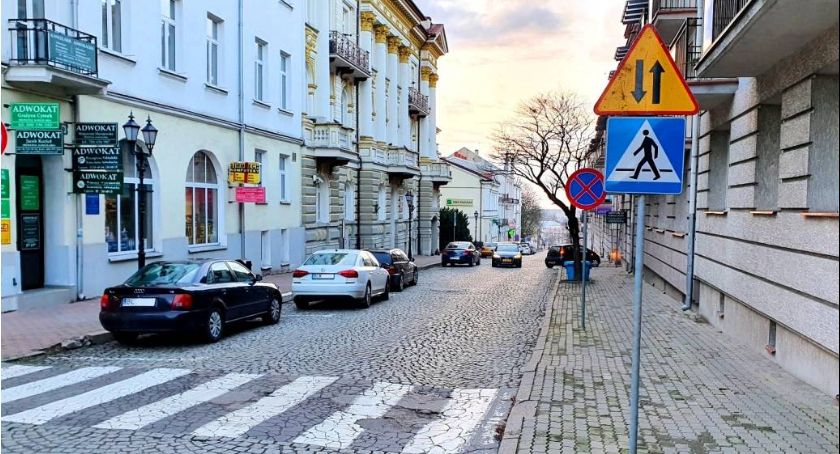 Uwaga kierowcy! Dworna będzie zamknięta. Na Krótkiej, Sadowej i Sienkiewicza ruch w obu kierunkach!