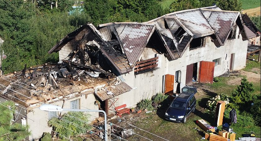 Rodzina z Małego Płocka straciła dom. Potrzebna jest pomoc