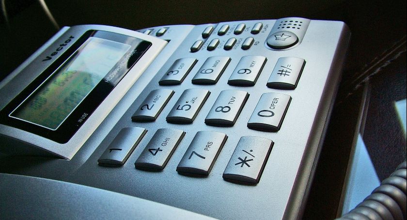 Uwierzyli oszustom i stracili prawie 100 tysięcy złotych