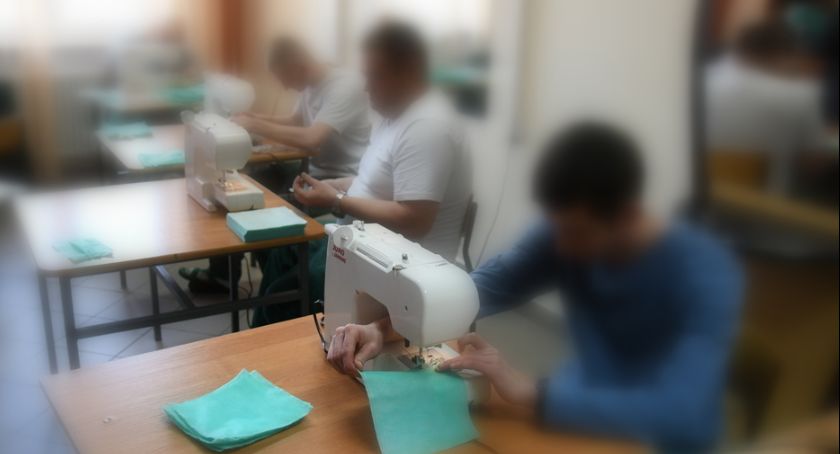 7000 maseczek dla Caritasu 