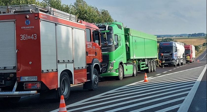 Kolizja trzech ciężarówek w Budach Czarnockich [FOTO]