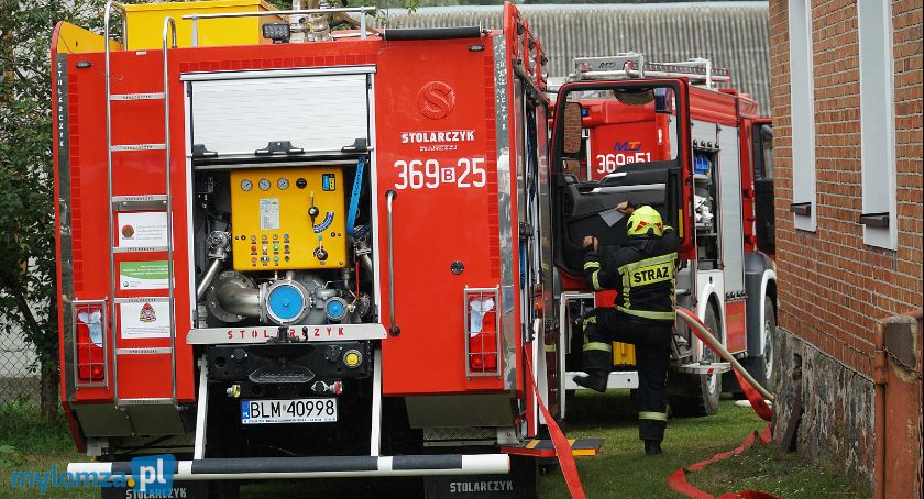 Pożar w Mątwicy. Starsza kobieta przewieziona do szpitala [FOTO]