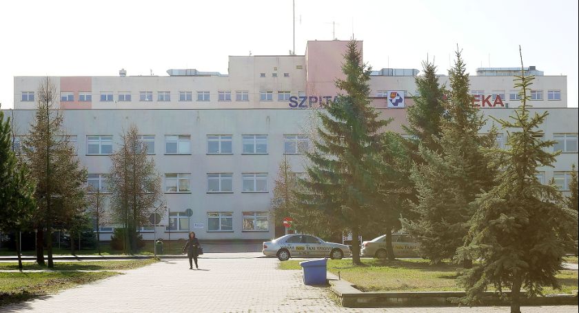 14 nowych zakażeń. Dwaj mężczyźni hospitalizowani w Łomży