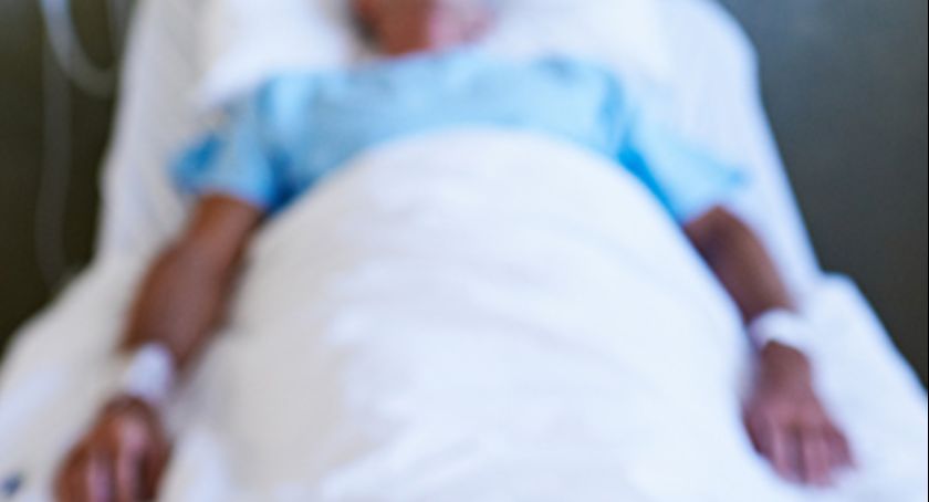 Mieszkaniec powiatu łomżyńskiego kolejną ofiarą COVID-19. Odnotowano 16 nowych zakażeń