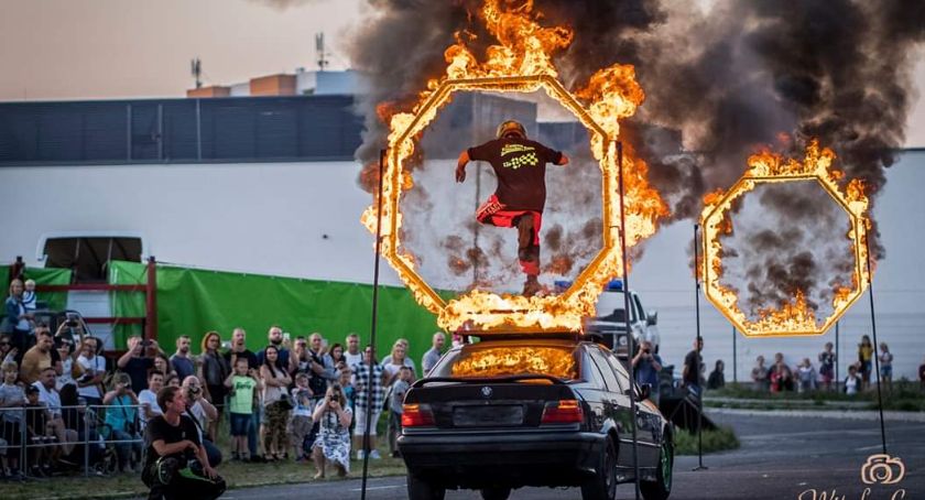 [DZISIAJ] Kaskaderzy Extreme Cascaders Team dadzą pokaz w Łomży