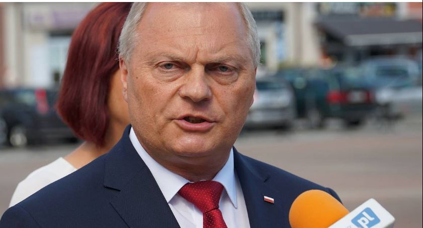 Poseł Kołakowski sprzeciwił się prezesowi. 