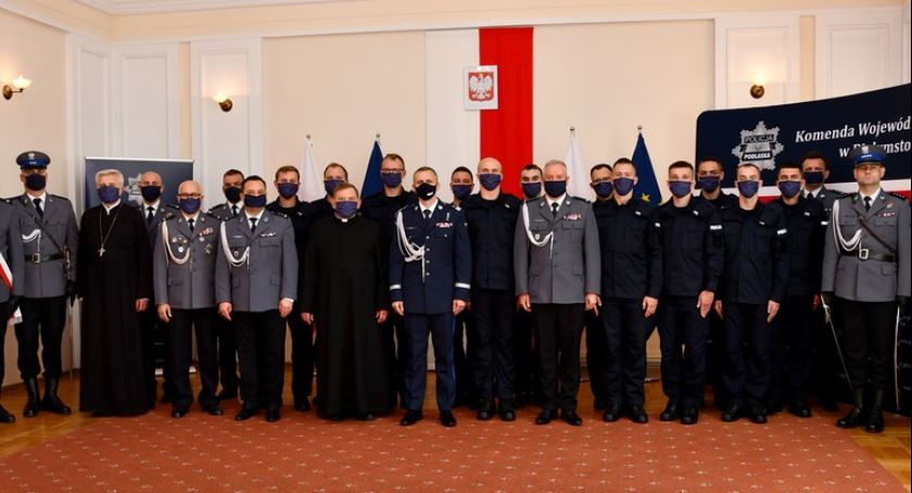 Nowi funkcjonariusze w szeregach podlaskiej policji [FOTO]