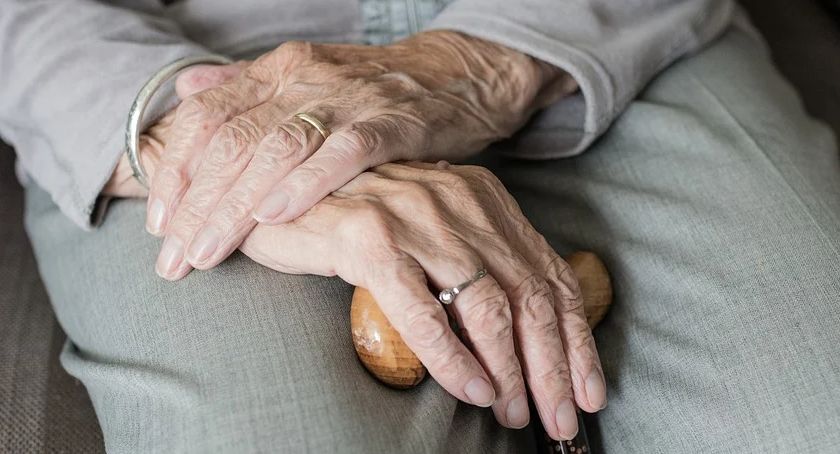 Małżeństwo z Łomży straciło 20 tysięcy złotych i 100 dolarów!