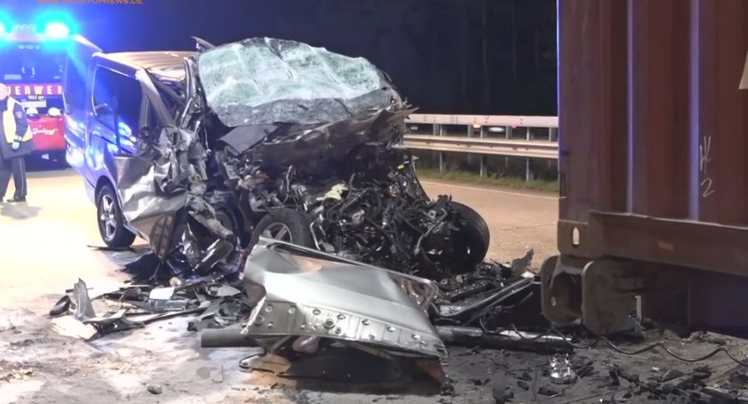 Tragiczny wypadek polskiego busa w Niemczech. Zbierają na sprowadzenie ciała 27-letniego zambrowianina do Polski [FOTO i VIDEO]