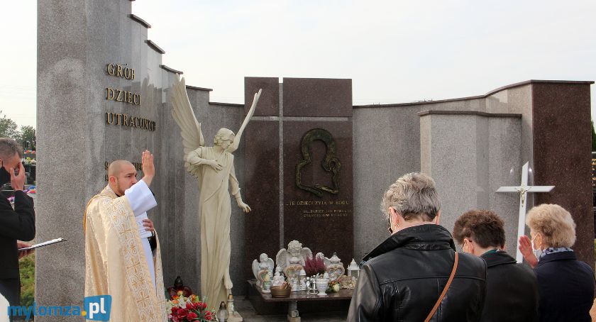 W Łomży odbył się pogrzeb dzieci nienarodzonych [FOTO]