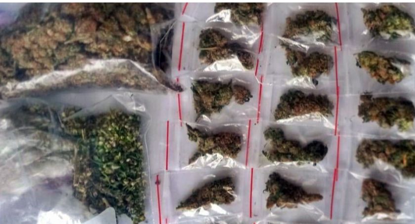 Łomża. Marihuana i kontrabanda w mieszkaniu 16-latka 