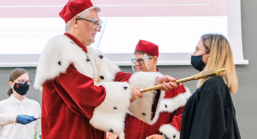 Hybrydowa Inauguracja 2020/2021 w PWSIiP [FOTO]